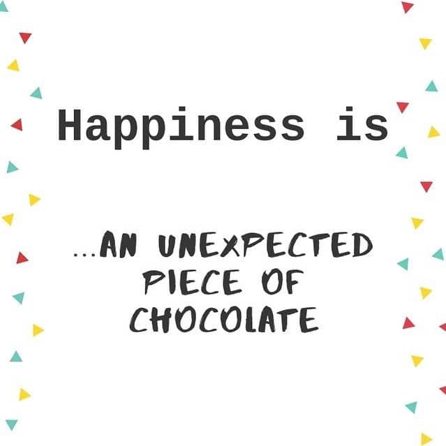 יש משהו יותר משמח מלמצוא קוביית שוקולד אחרי שהייתם בטוחים שהכל נגמר?
האושר מגיע בדברים הקטנים והבלתי צפויים.
שיהיה יום מלא ברגעים כאלה בשבילכם
ספרו לי על משהו קטן ובלתי צפוי שיגרום לכם לאושר 

#בלוגרית
‏#ii_community
‏#cookingviews
#ציטוטים 
#ציטוט 
#foodquotes 
#foodquote 
#dailyquote 
#happyqoutes 
#chocolatequotes 
#sweetquotes 
#sweetquote 
#noa_einat_ii