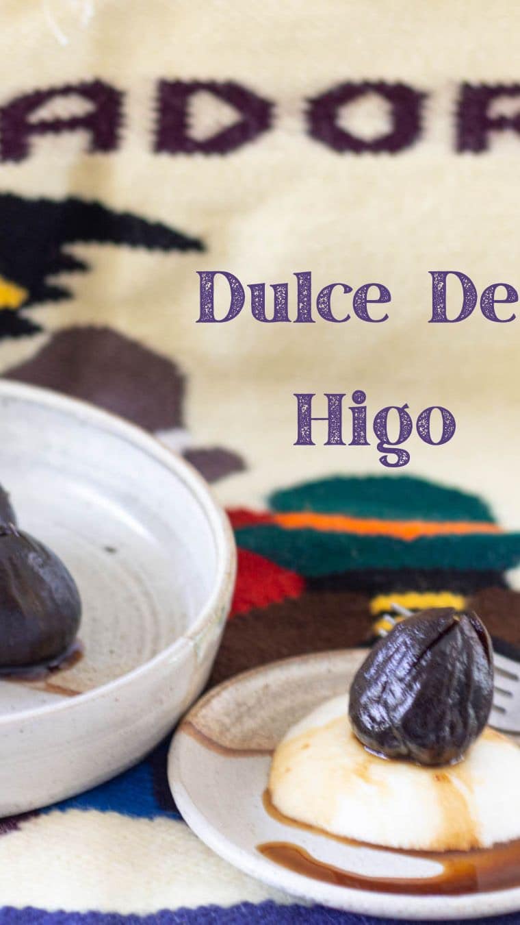 תארו לכם תאנים שחומות, מתבשלות לאט עד שהצבע שלהן הופך לענבר עמוק, כמעט נוצץ. הריבה מתעבה, המרקם סמיך ומפנק, והריח המתוק עוטף את כל המטבח.זו החוויה של dulce de higo, קינוח שכנראה לא תמצאו במסעדה אבל כן תמצאו בכל בית באקוודור.ההכנה של התאנים נעשית בשלושה שלבים אבל אני מבטיחה לכם שזה משתלם.רוצים לגלות איך להכין אותה אצלכם במטבח? הנה המתכון, אל תשכחו לשמור �dulce de higo20 תאנים בשלות אך מוצקות, שטופות½ כפית סודה לשתייה400 גרם פאנלה או סוכר חום כההמקל קינמוןמיםלהגשה:גבינת מוצרלה טרייהאופן ההכנה:1. חורצים בכל תאנה בחלק העליון חריץ קטן בצורת איקס 2. מכניסים את התאנים בקערה, מכסים במים ומשאירים להשריה למשך 24 שעות3. מסננים את התאנים מהמים ומעבירים אותן לסיר4. ממלאים את הסיר ב 8 כוסות מים5. מוסיפים את הסודה לשתייה ומביאים לרתיחה6. מבשלים כ 20 דקות, עד שהתאנים מתרככות.7. משאירים את התאנים במי הבישול למשך 24 שעות נוספות8. מסננים את המים וסוחטים בעדינות כל תאנה כדי להוציא ממנה כמה שיותר נוזלים9. מניחים את הפאנלה או הסוכר החום והקינמון בסוטאז׳ או סיר גדול ומוסיפים  6 כוסות מים 10. מבשלים על אש נמוכה עד שהפאנלה (או הסוכר החום) נמסה לחלוטין11. מוסיפים את התאנים וממשיכים לבשל על אש נמוכה עד שהסירופ מסמיך מאוד, בערך 2–3 שעות, מערבבים בעדינות מדי פעם12. מגישים את התאנים: חמות או קרות לצד פרוסות גבינה טרייה כמו מוצרלה.שומרים את התאנים בקופסה אטומה במקרר#cookingviews #מתכונים #בלוגאוכל #צמחוני #אוכללטיני #ללא_גלוטן #latinfood #gargeran #dulcedehigo